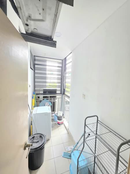 Servis Apartment untuk Disewa di PARC Regency (Residensi Masai) - Jackson Lim - Balcony - PropertyGuru.com.my