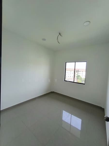 Rumah Flat untuk Dijual di Merak - Ashley Goh - PropertyGuru.com.my