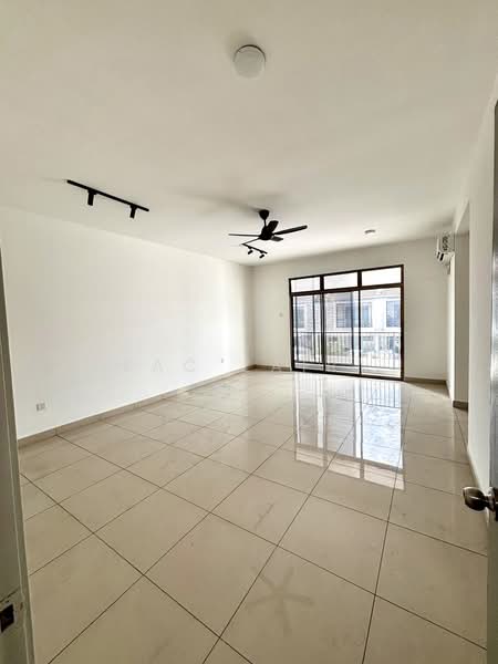 Rumah Teres untuk Disewa di Skudai (Johor) - Zac Zairi - Living Room - PropertyGuru.com.my
