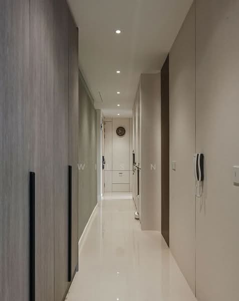 Kondominium untuk Dijual di Lake Point Residence - Wilson . - Corridor - PropertyGuru.com.my