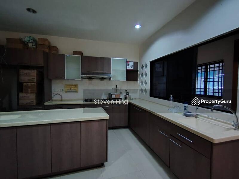 Untuk Dijual - 2 Storey Terrace at Georgetown Suitable for Office Use