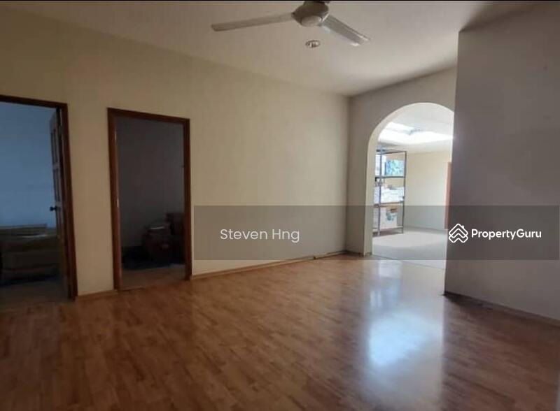 Untuk Dijual - 2 Storey Terrace at Georgetown Suitable for Office Use