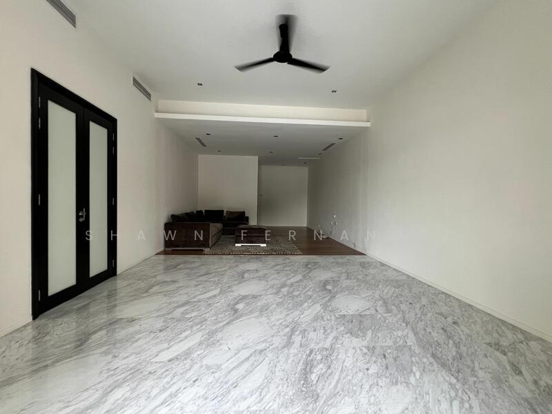 Entertainment Lounge