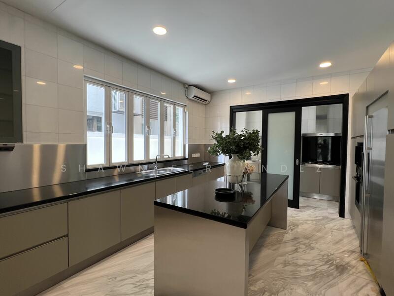 Fully fitted kitchen