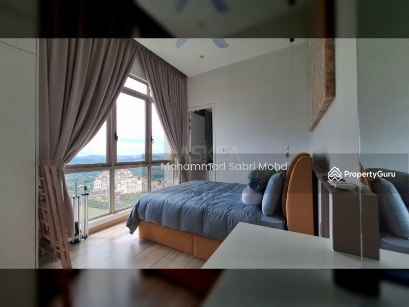 Bedroom with external view
