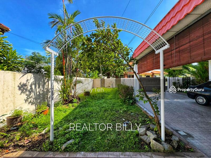 For Sale - Rare Semi-Detached in Tanjung Bungah - Land 4000sf & Original Unit!
