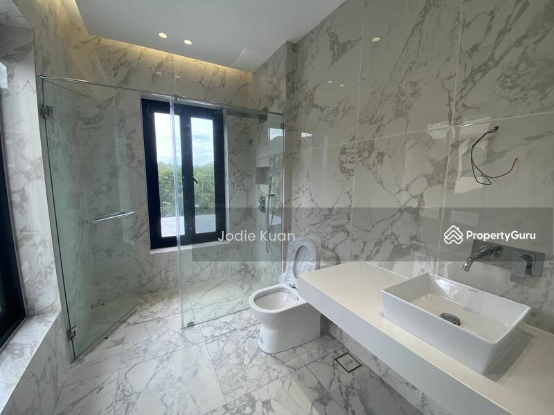 Master Bedroom Ensuite Bath 