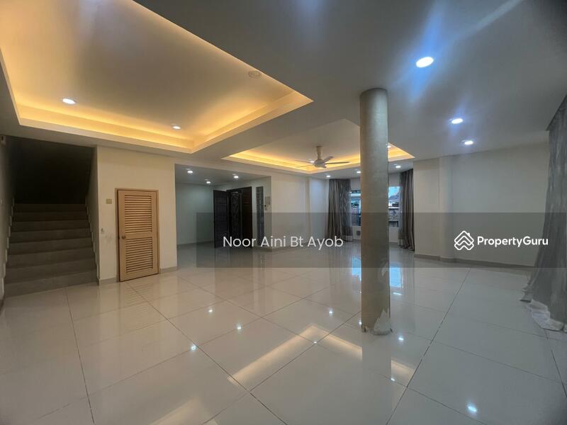 2-storey Terraced House for Sale in Bukit Jelutong (Shah Alam) - Noor Aini Bt Ayob - PropertyGuru.com.my