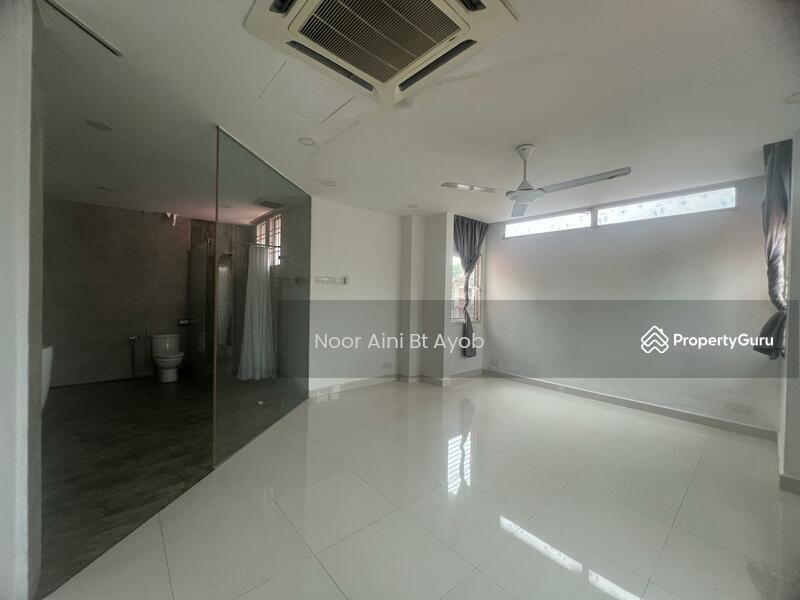 2-storey Terraced House for Sale in Bukit Jelutong (Shah Alam) - Noor Aini Bt Ayob - PropertyGuru.com.my