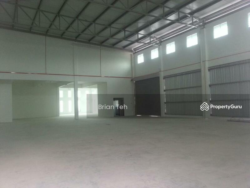 Untuk Dijual - 1.5 Semi Detached Light Industrial Factory For Sale at Iks Bukit Minyak