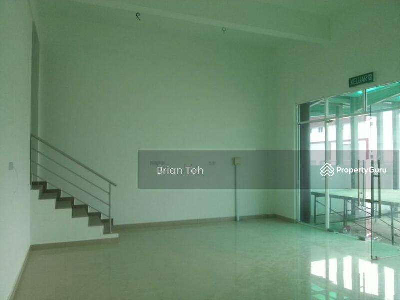 Untuk Dijual - 1.5 Semi Detached Light Industrial Factory For Sale at Iks Bukit Minyak