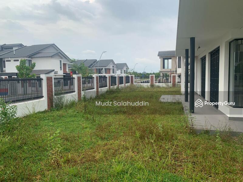 For Sale - Elmina Green Three