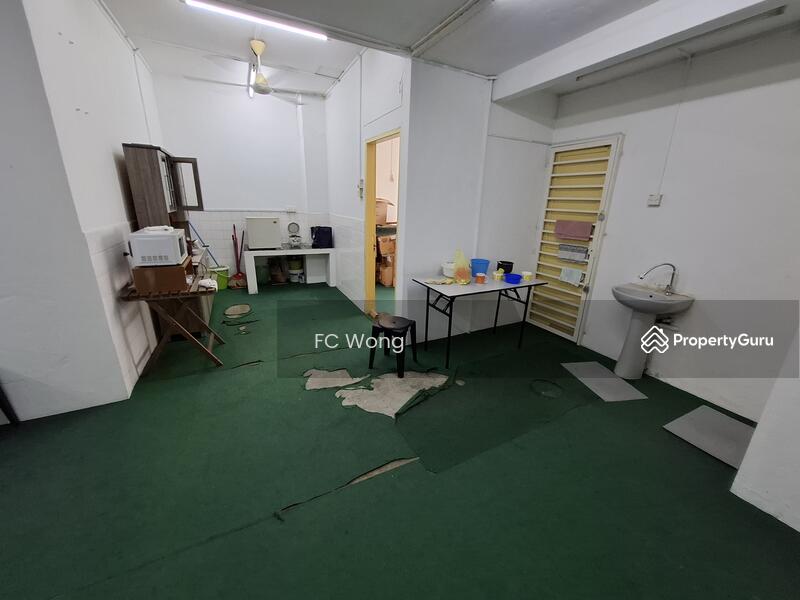 Untuk Disewa - 1st Floor Shop or Office 1800 Sq Ft In Sea Park, Petaling Jaya for Rent