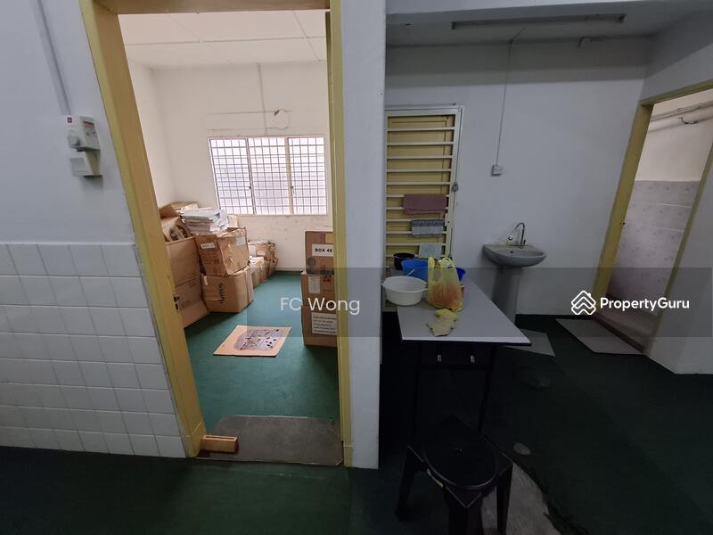 Untuk Disewa - 1st Floor Shop or Office 1800 Sq Ft In Sea Park, Petaling Jaya for Rent
