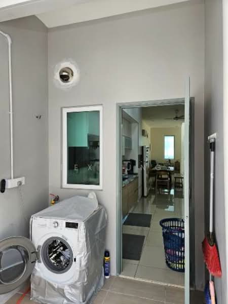 Semi-Detached House for Sale in Hijauan Valdor (Sungai Jawi) - Rex Tung - Kitchen - PropertyGuru.com.my