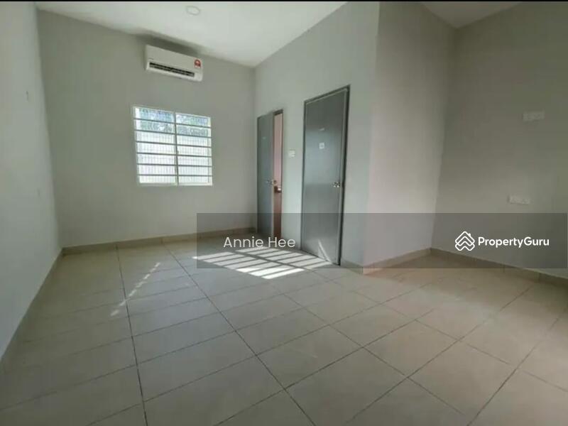 Untuk Disewa - Spacious Bungalow