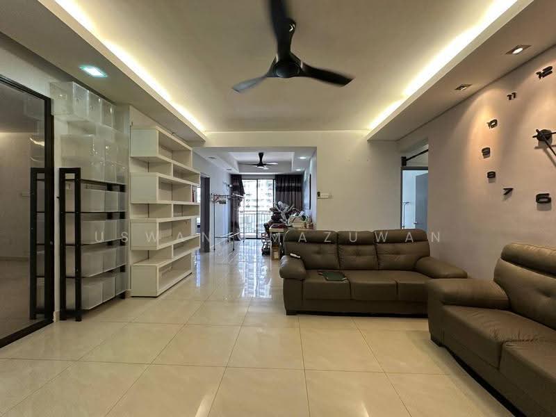 Kondominium untuk Dijual di Royal Domain Sri Putramas 2 - Uswani Mazuwan - Living Room - PropertyGuru.com.my