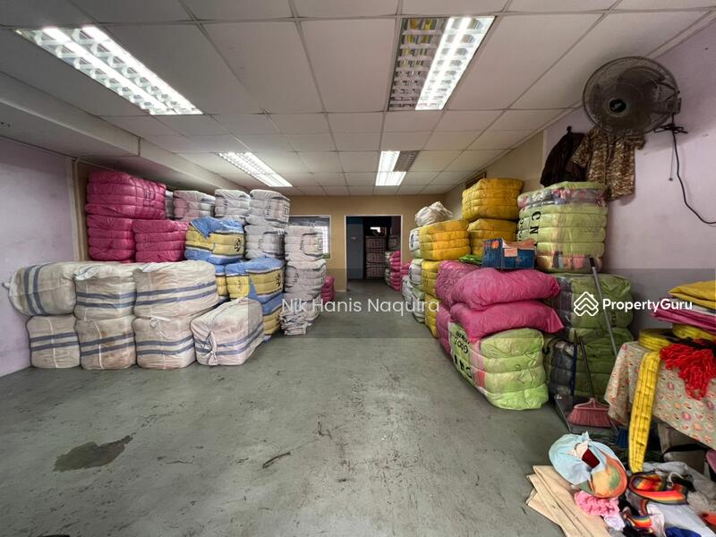 Shop / Office for Sale in Bandar Saujana Putra (Tanjong Duabelas) - Nik Hanis Naquira - PropertyGuru.com.my