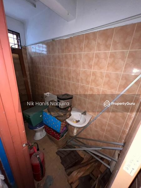 Shop / Office for Sale in Bandar Saujana Putra (Tanjong Duabelas) - Nik Hanis Naquira - PropertyGuru.com.my