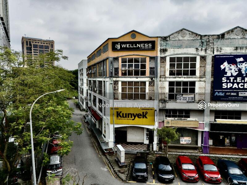Untuk Dijual - ENDLOT 3 Storey Shoplot Seksyen 9 Shah Alam