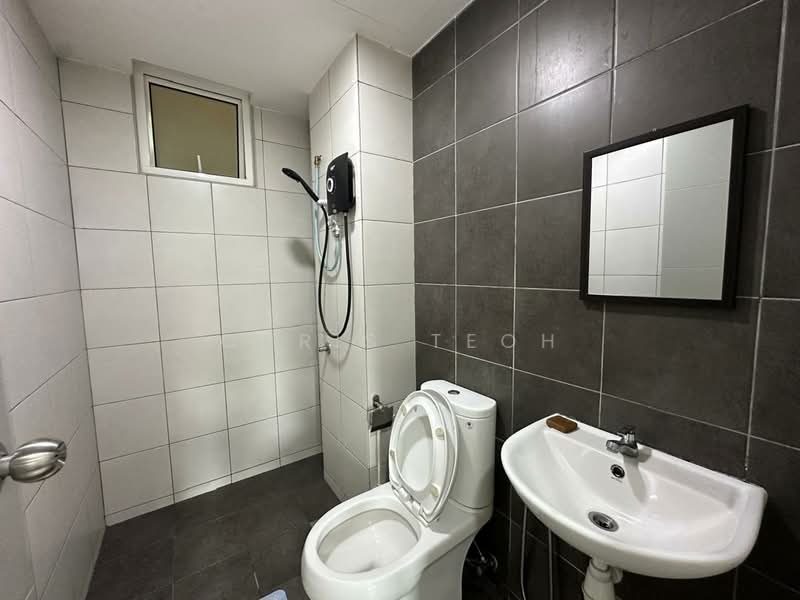 Condominium for Rent at Fairview Residence - Chris Teoh - Bathroom - PropertyGuru.com.my