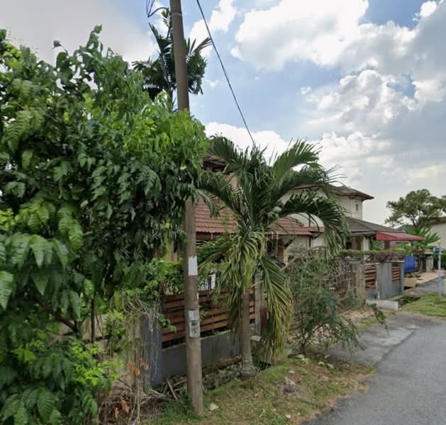 Rumah Berkembar untuk Dijual di Bandar Country Homes (Rawang) - KT Teoh - Exterior - PropertyGuru.com.my