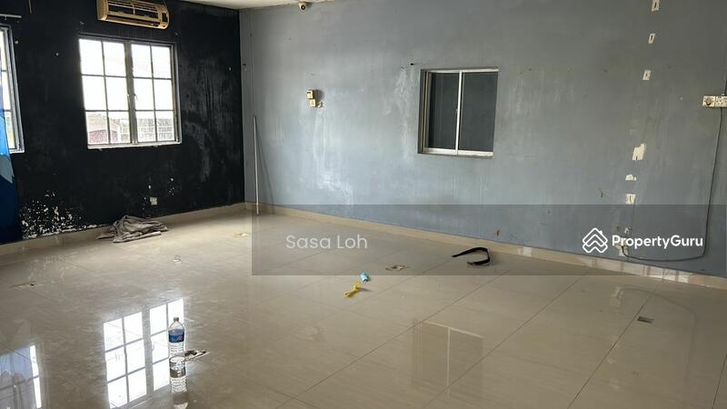For Sale - 1.5 Storey Factory - End lot, Fully Extended with Cf, 50x80 For Sale