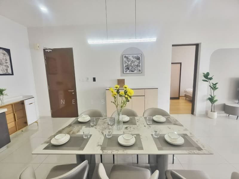 Condominium for Sale at Kings Bay @ Country Garden Danga Bay - Neilson Tan - Dining Room - PropertyGuru.com.my