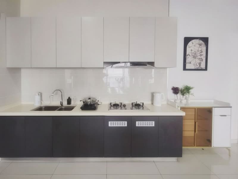 Condominium for Sale at Kings Bay @ Country Garden Danga Bay - Neilson Tan - Kitchen - PropertyGuru.com.my