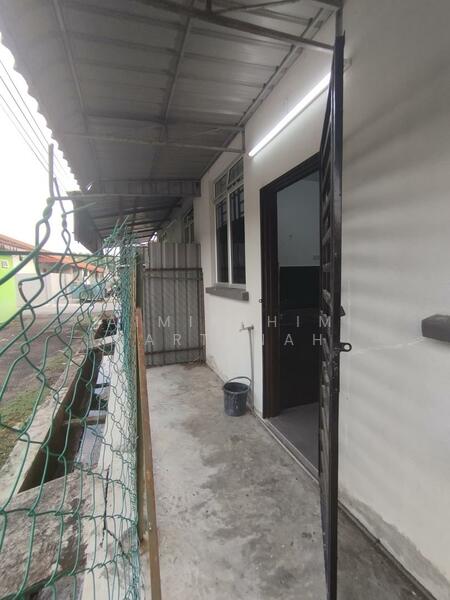 Rumah Teres untuk Dijual di Kampung Sungai Lang (Banting) - AimiRahim Hartanah - PropertyGuru.com.my