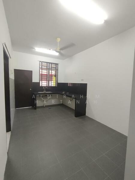Rumah Teres untuk Dijual di Kampung Sungai Lang (Banting) - AimiRahim Hartanah - PropertyGuru.com.my