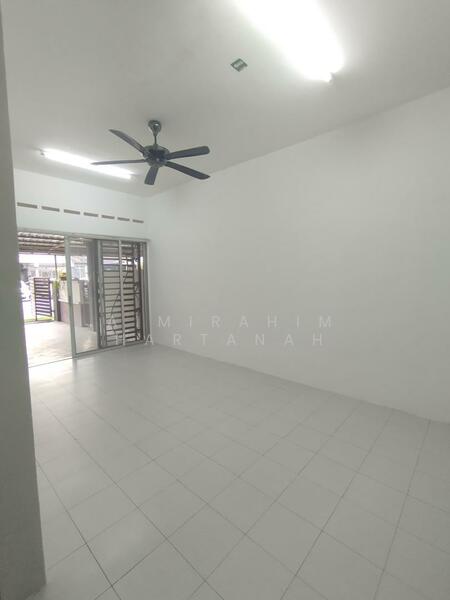 Rumah Teres untuk Dijual di Kampung Sungai Lang (Banting) - AimiRahim Hartanah - PropertyGuru.com.my