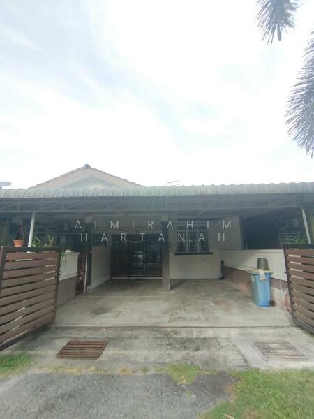 Rumah Teres untuk Dijual di Kampung Sungai Lang (Banting) - AimiRahim Hartanah - PropertyGuru.com.my