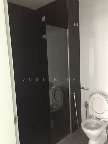 Servis Apartment untuk Disewa di Utropolis Suites 1 - Justin Tan - Bathroom - PropertyGuru.com.my