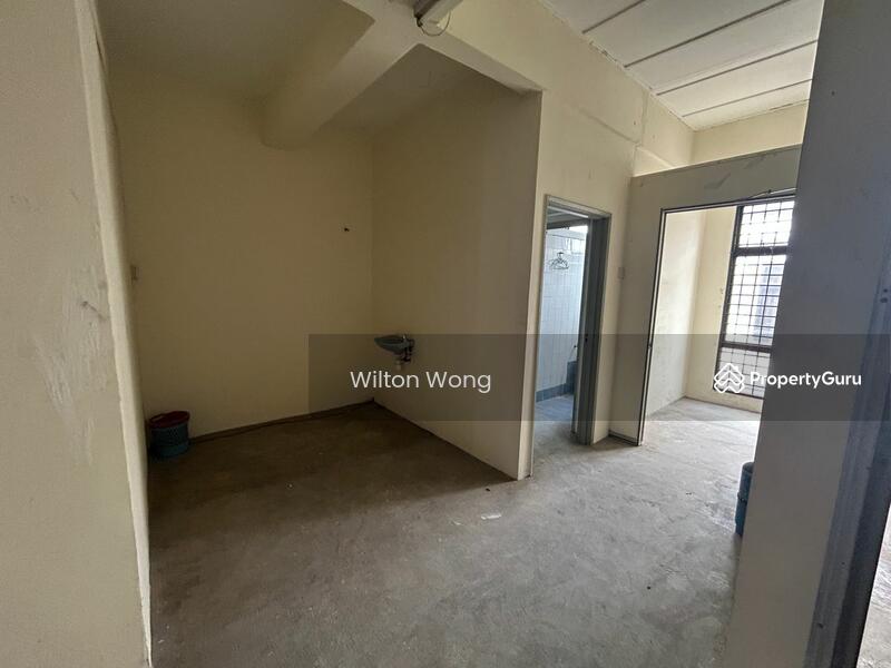 Untuk Disewa - Shoplot for rent at Subang Permai