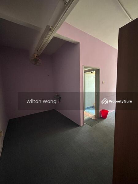 Untuk Disewa - Shoplot for rent at Subang Permai