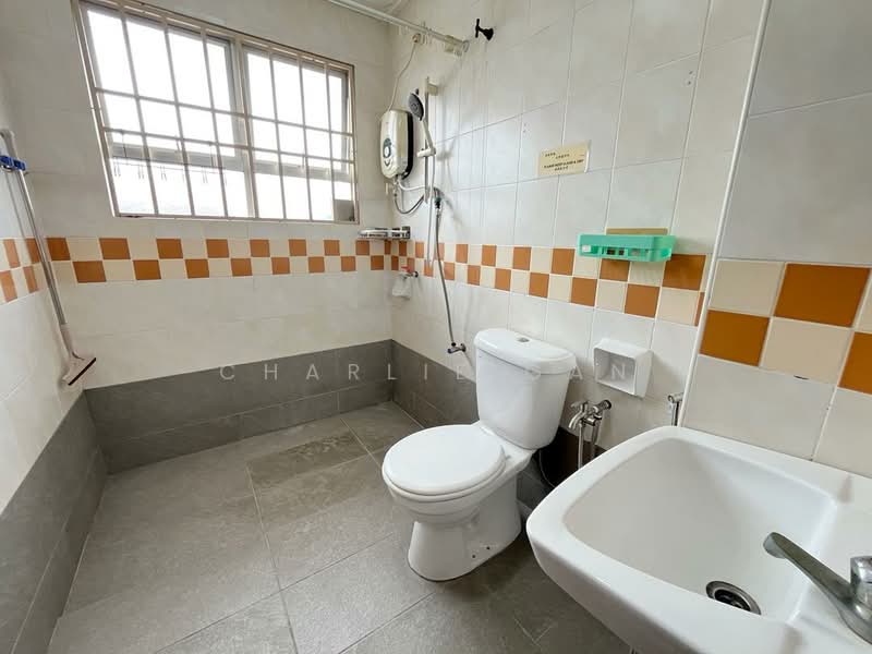 Terraced House for Rent in Bandar Botanic (Klang) - Charlie Gan - Bathroom - PropertyGuru.com.my