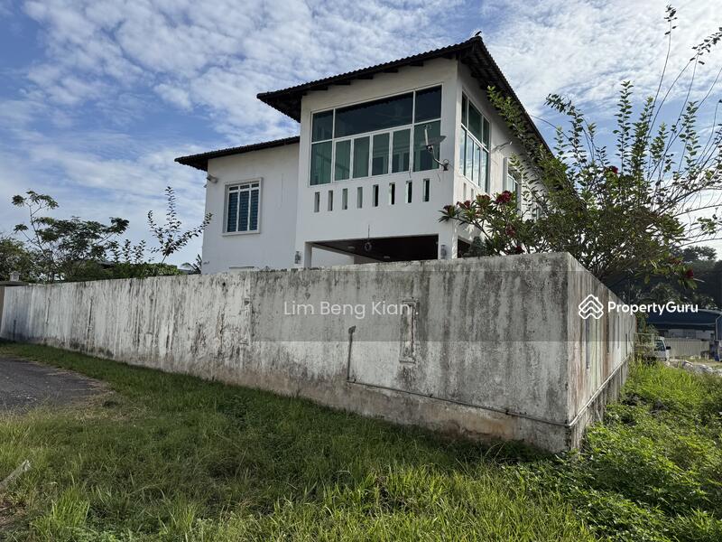 For Sale - Double storey bungalow kampung baru Balakong