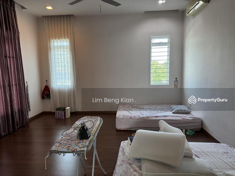 For Sale - Double storey bungalow kampung baru Balakong