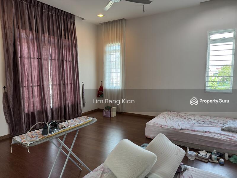 For Sale - Double storey bungalow kampung baru Balakong