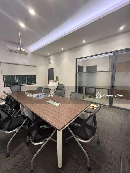 For Sale - 3sty With Basement Shop Office Mainroad Bandar Mahkota Cheras