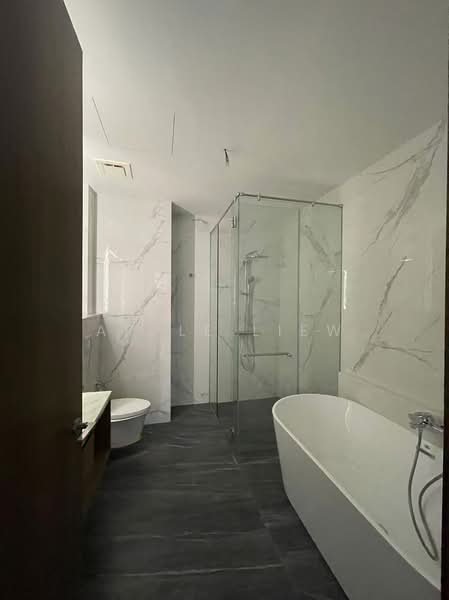 Servis Apartment untuk Disewa di Core Residence @ TRX - Apple Liew - Bathroom - PropertyGuru.com.my