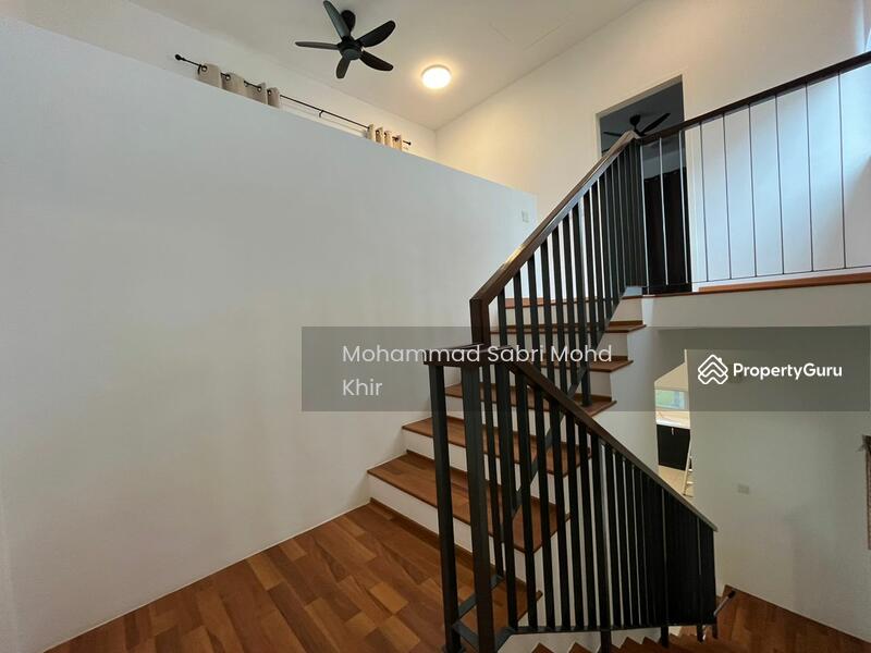 Staircase to 1st floor