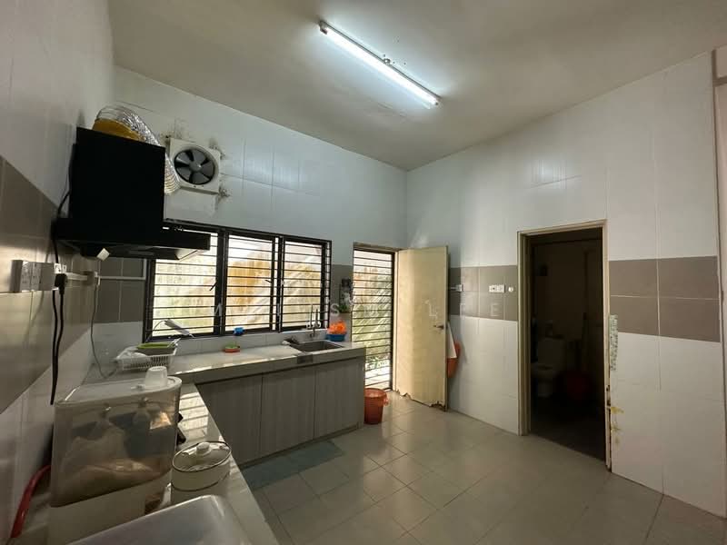 Semi-Detached House for Sale in Taman Bukit Prima (Cheras) - Mei SM Lee - The Peak, Taman Bukit Prima, Cheras Kitchen - PropertyGuru.com.my