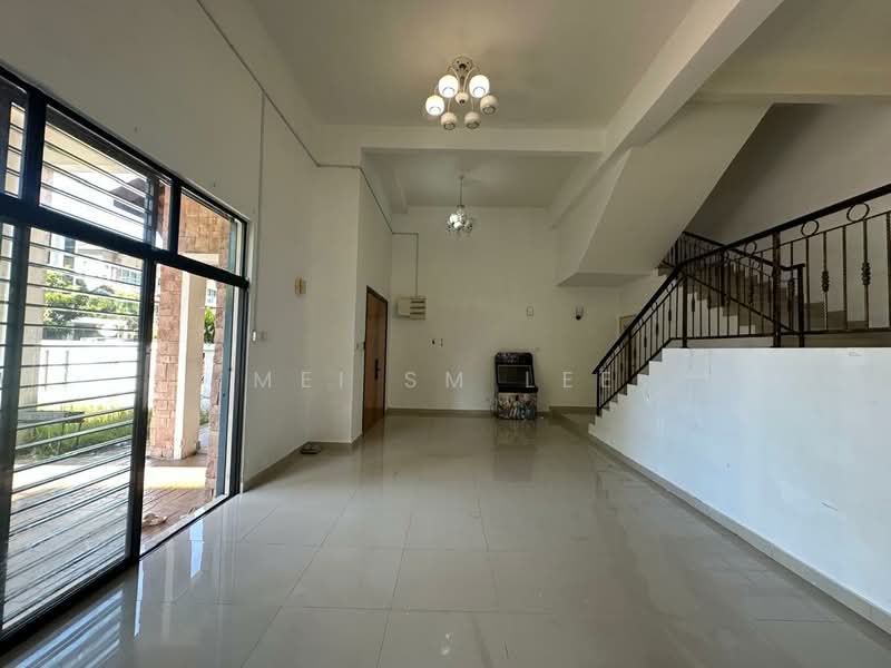 Semi-Detached House for Sale in Taman Bukit Prima (Cheras) - Mei SM Lee - The Peak, Taman Bukit Prima, Cheras Living Room - PropertyGuru.com.my