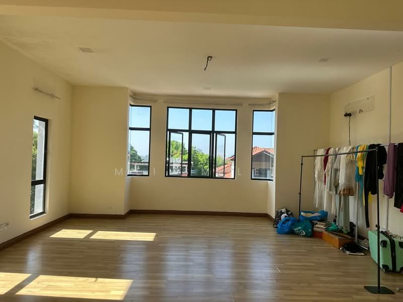 Semi-Detached House for Sale in Taman Bukit Prima (Cheras) - Mei SM Lee - The Peak, Taman Bukit Prima, Cheras Bedroom - PropertyGuru.com.my