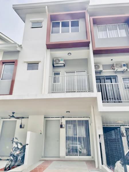 Townhouse for Rent in Sepang (Selangor) - Erin Yusof - Exterior - PropertyGuru.com.my