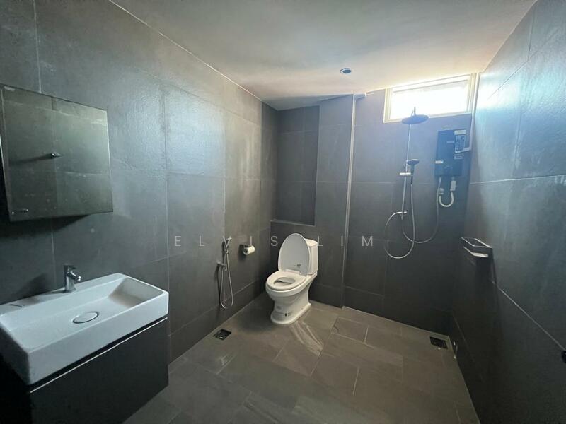 For Rent - Commercial Shop Office lot 5167sqft Georgetown Macalister Whole floor