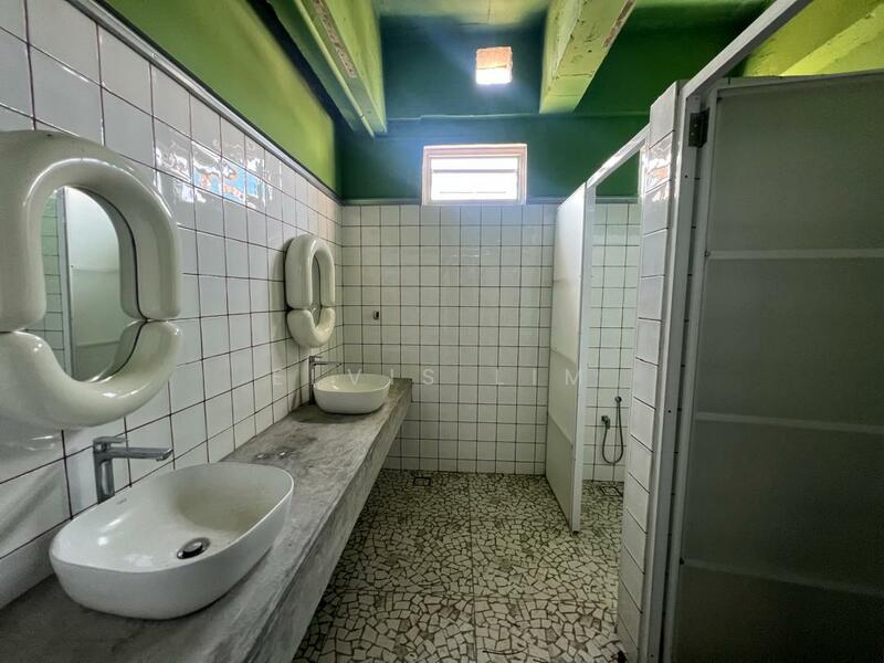 For Rent - Commercial Shop Office lot 5167sqft Georgetown Macalister Whole floor