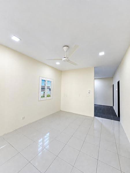 Rumah Kluster untuk Dijual di Teluk Intan (Perak) - Kelvin Foo - Living Room - PropertyGuru.com.my